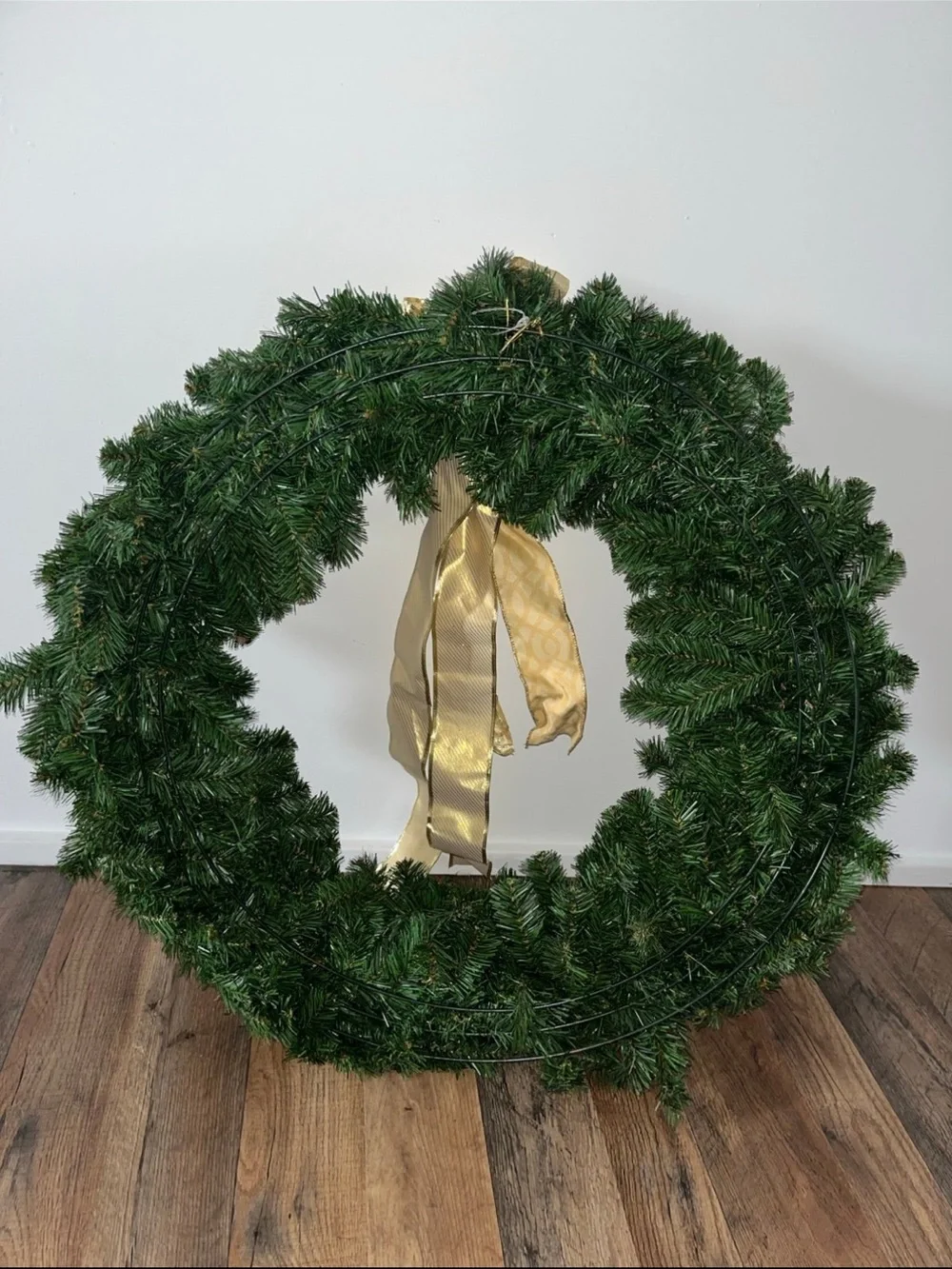Classic Green Holiday Wreath with Gold Bow